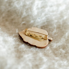 Afbeelding in Gallery-weergave laden, Monstera Brooch

